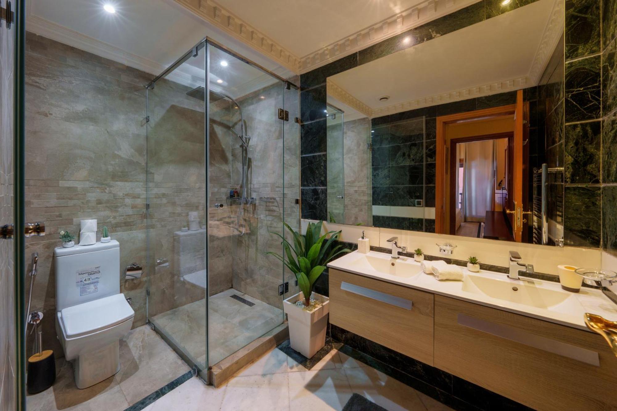 Appartement Haut Standing Gueliz Plaza Avec Vue Marrakesh Exteriör bild